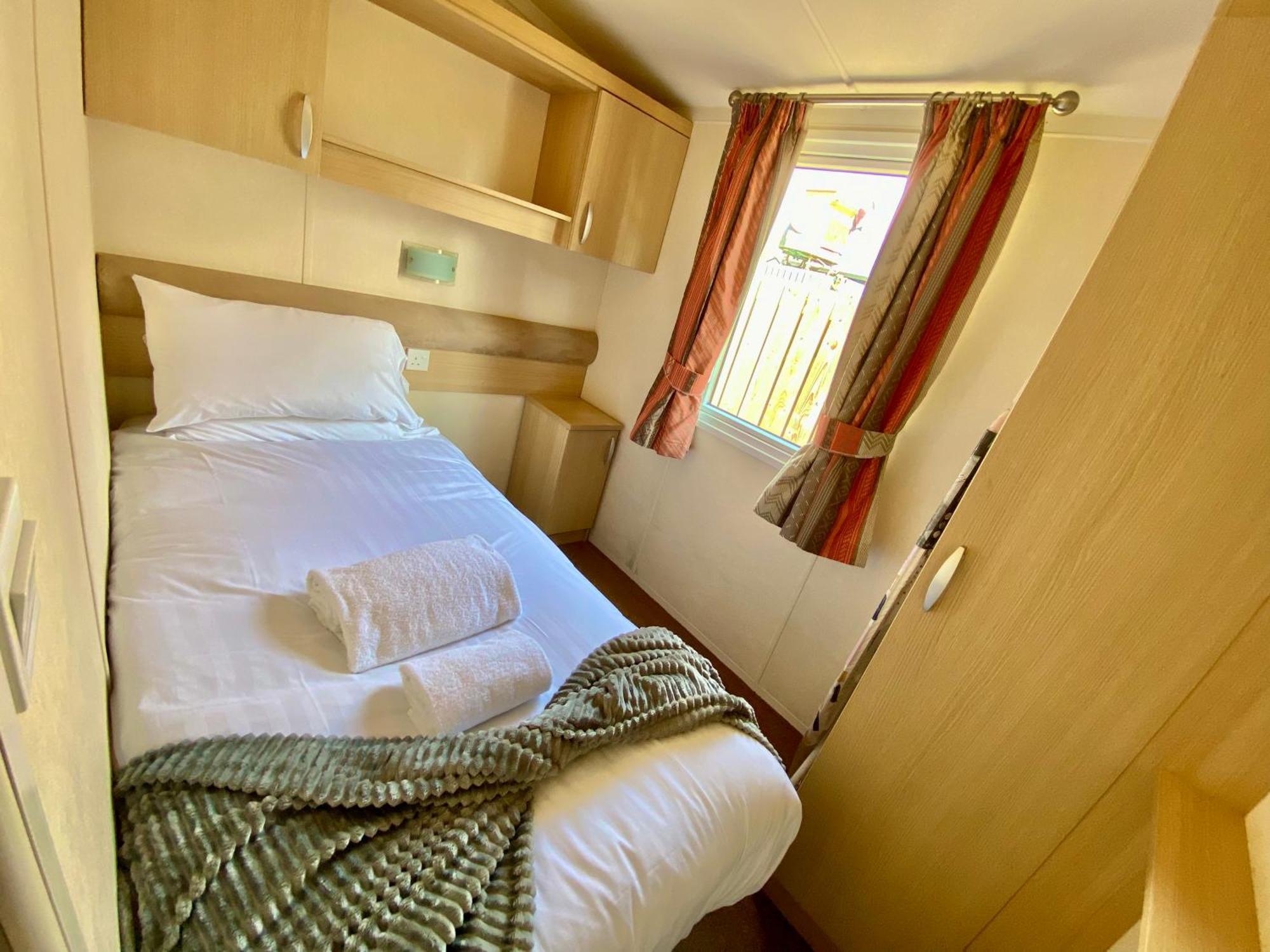 Elletson Park Wood Fired Hot Tubs, Caravans & Pods Pilling Exterior foto