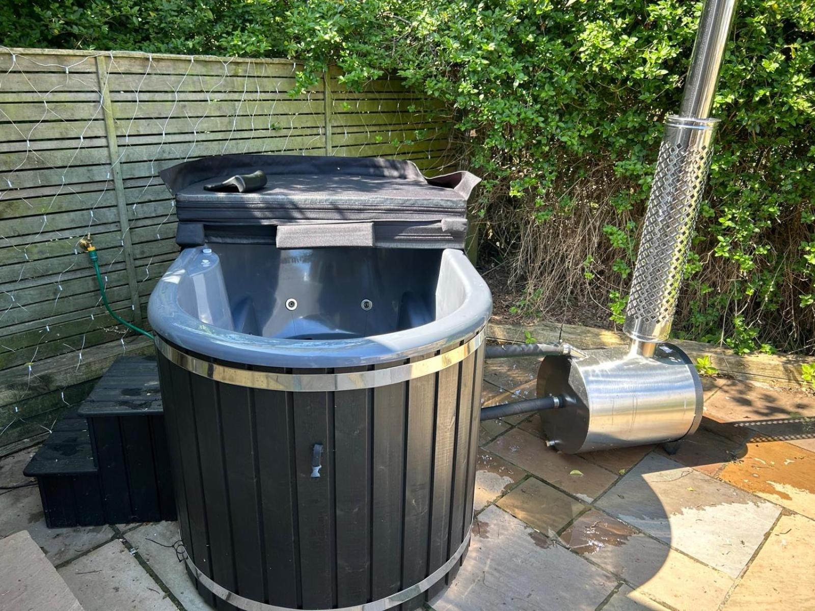 Elletson Park Wood Fired Hot Tubs, Caravans & Pods Pilling Exterior foto